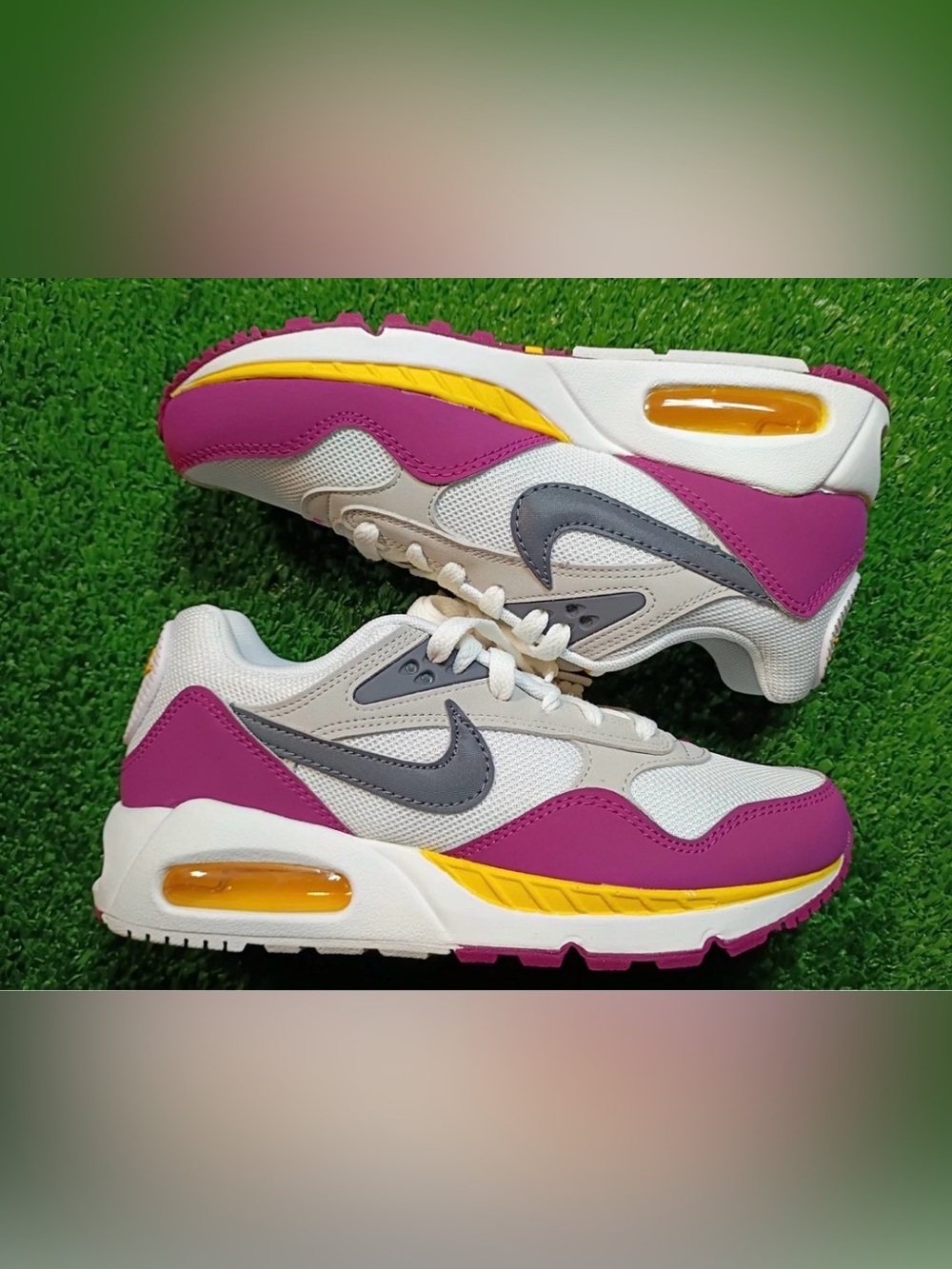 Women’s Nike Air Max Correlate in White, Magenta, Gray and yellow Size 6 NIB